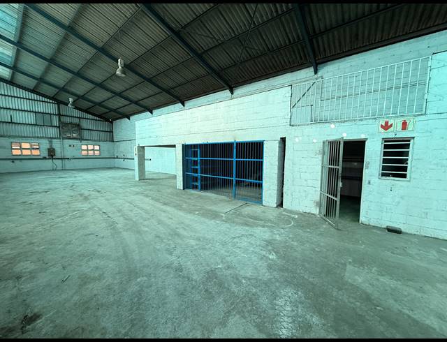 1,300M² WAREHOUSE FOR SALE IN BLACKHEATH INDUSTRIAL